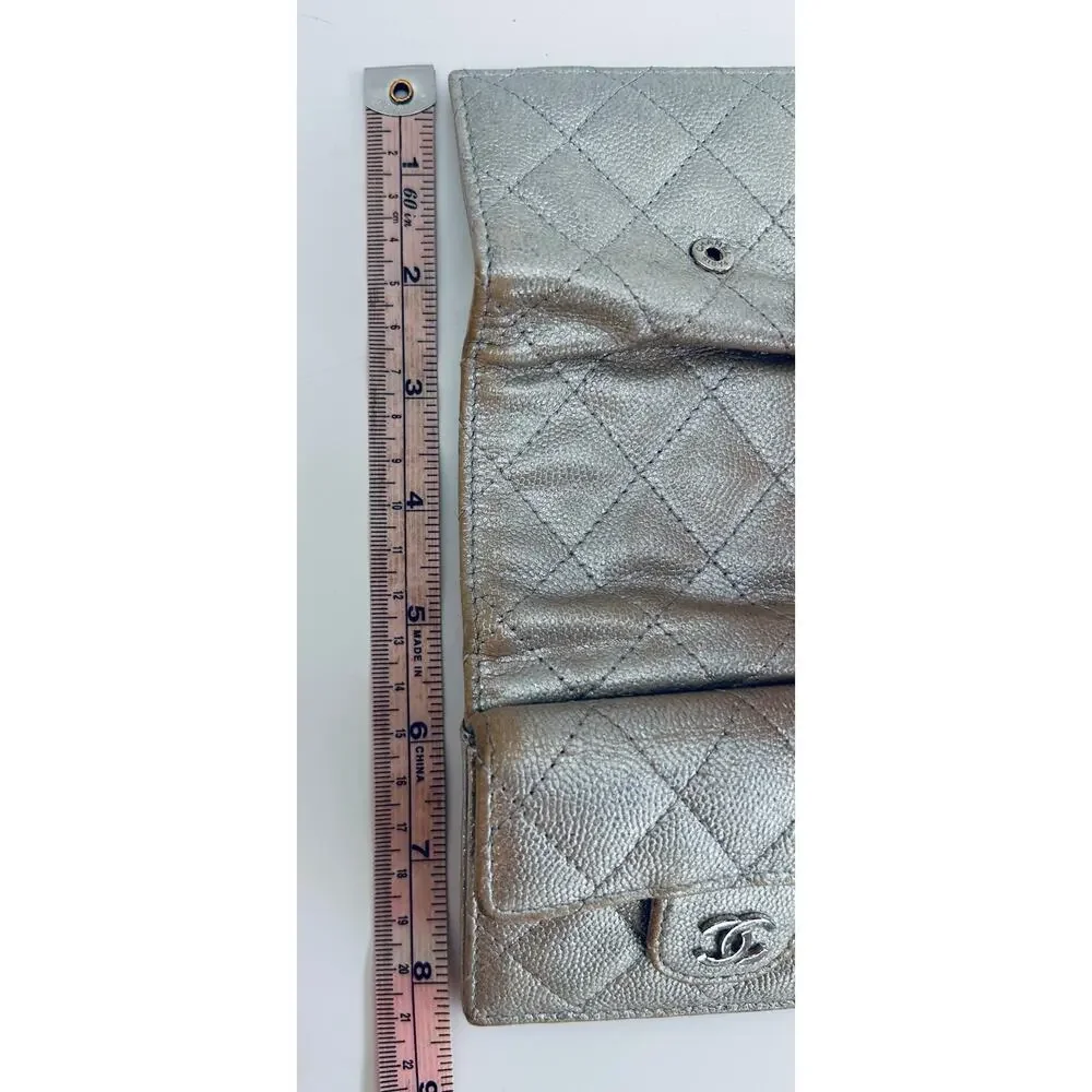 CHANEL trifold mini
